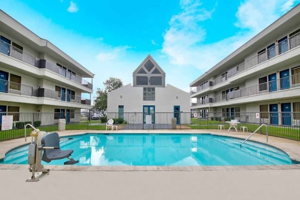 Foto van 2 Volledige Bedden | Suite | Ns - Vakantiehuis in San-Antonio - Pool