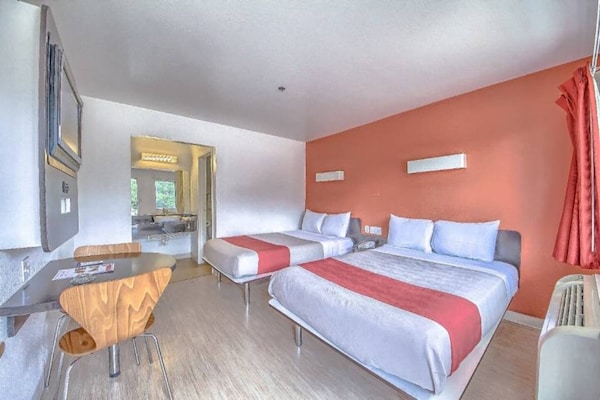 Foto van 2 Volle Bedden | Roken - Vakantiehuis in San-Antonio - Facilities