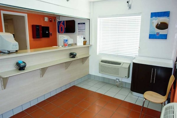 Foto van 2 Volle Bedden | Roken - Vakantiehuis in San-Antonio - FloorPlan
