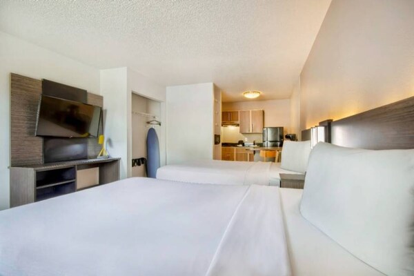 Foto van 2 tweepersoonsbedden, rokersgedeelte | San Antonio - BedRoom