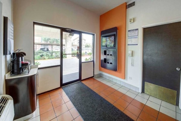 Foto van 1 kingsize bed | San Antonio - Vakantiehuis in San-Antonio - FloorPlan