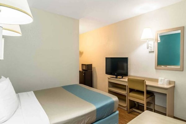 Foto van 1 tweepersoonsbed (queensize) | Rookvrij - Vakantiehuis in El Centro - BedRoom
