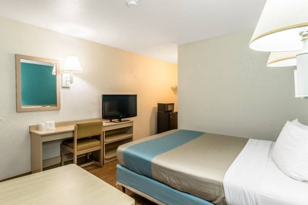 Foto van 1 tweepersoonsbed (queensize) | Rookvrij - Vakantiehuis in El Centro - BedRoom