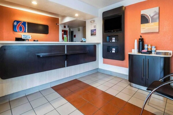 Foto van 2 tweepersoonsbedden | Roken toegestaan - Vakantiehuis in El Centro - FloorPlan