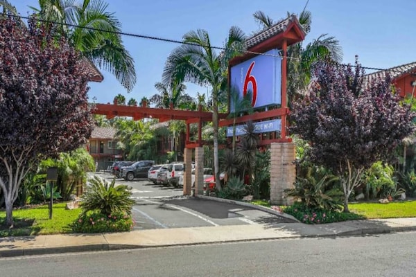 Foto van 1 tweepersoonsbed (Queensize) | Nsmk,Micfridge - Vakantiehuis in Carlsbad - Facilities