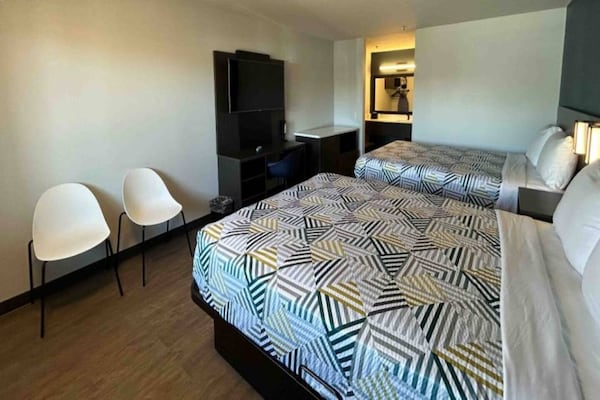 Foto van 2 tweepersoonsbedden (queensize) | Rookvrij - Vakantiehuis in Lake Elsinore - BedRoom