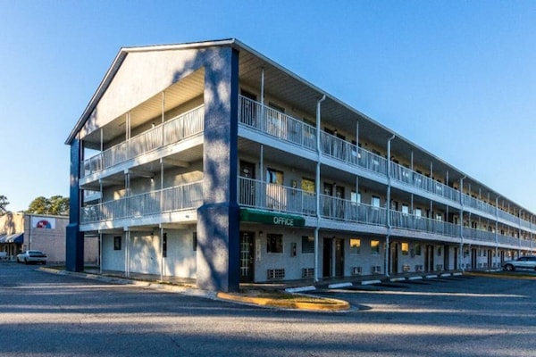 Foto van 1 tweepersoonsbed (queensize) | rookvrije keuken - Vakantiehuis in Savannah GA - ExteriorSummer
