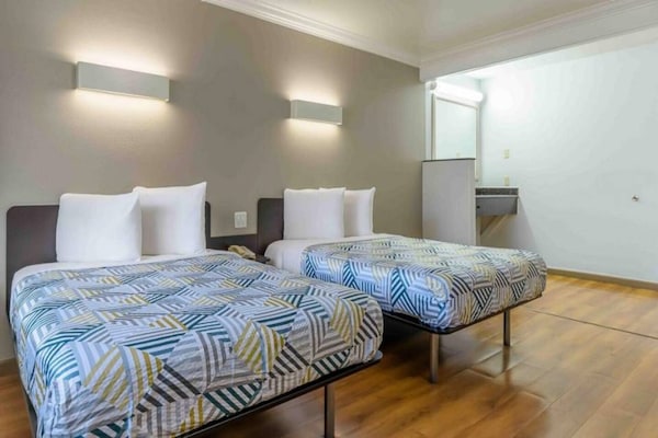 Foto van 2 tweepersoonsbedden | Niet-roken, koelkast - Vakantiehuis in San Jose CA - Facilities
