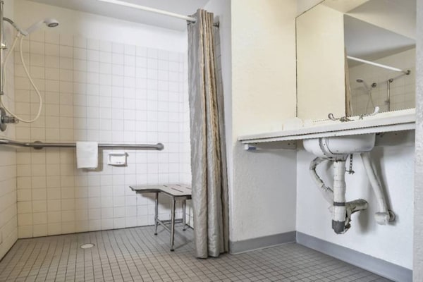 Foto van 2 tweepersoonsbedden | Motel 6 - Saint Joseph, Missouri - Facilities