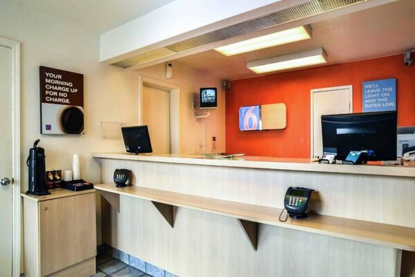 Foto van 2 tweepersoonsbedden | Motel 6 - Saint Joseph, Missouri - FloorPlan