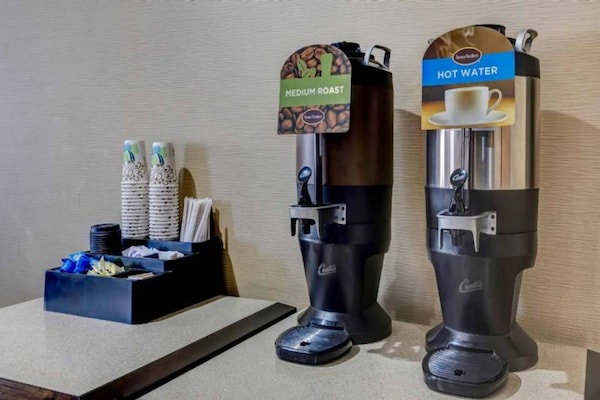 Foto van 2 tweepersoonsbedden | Rookvrij, Keuken - Vakantiehuis in Lenexa - Facilities
