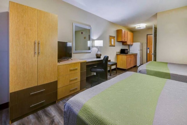 Foto van 2 tweepersoonsbedden | Rookvrij, Keuken - Vakantiehuis in Lenexa - BedRoom