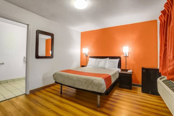 Foto van 1 Volledig Bed | Roken | Koelkast - Vakantiehuis in Marysville - BedRoom