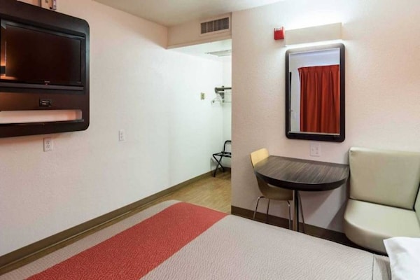 Foto van 1 tweepersoonsbed | Roken toegestaan | Oroville - Vakantiehuis in Oroville - BedRoom