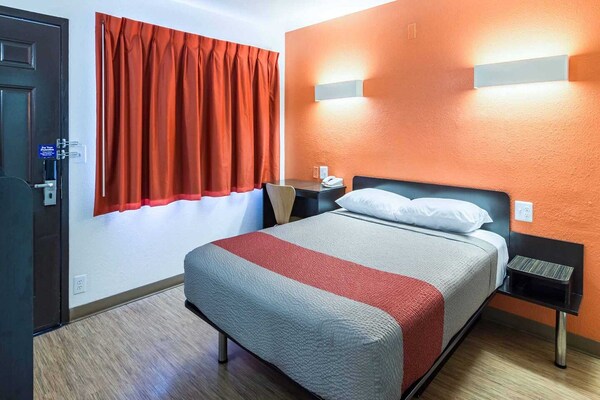 Foto van 1 tweepersoonsbed (queensize) | Roken toegestaan - Vakantiehuis in Oroville - BedRoom