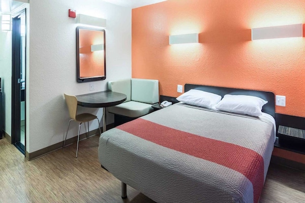 Foto van 1 tweepersoonsbed (queensize) | Roken toegestaan - Vakantiehuis in Oroville - BedRoom