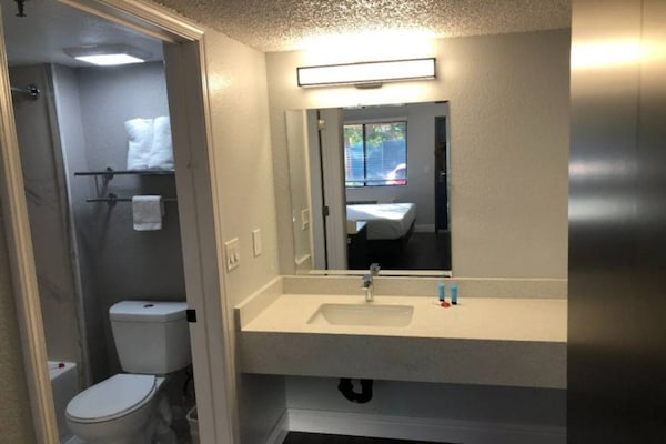 Foto van 1 kingsize bed - 1 queensize bed | Rookvrij - Vakantiehuis in Sacramento CA - Facilities
