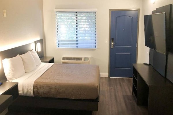 Foto van 1 kingsize bed - 1 queensize bed | Rookvrij - Vakantiehuis in Sacramento CA - BedRoom