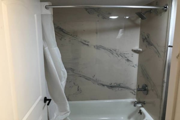 Foto van 2 Queensize Bedden | Ada/ri -douche/ns - Vakantiehuis in Sacramento CA - Facilities