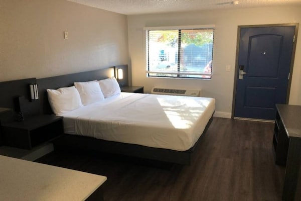 Foto van 1 kingsize bed | Rookvrij - Vakantiehuis in Sacramento CA - Facilities