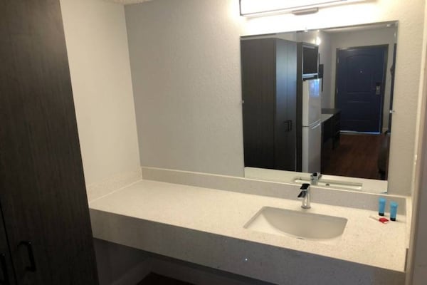 Foto van 1 kingsize bed | Rookvrij - Vakantiehuis in Sacramento CA - Facilities