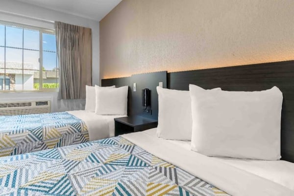 Foto van 2 tweepersoonsbedden (queensize) | Roken toegestaan - Facilities