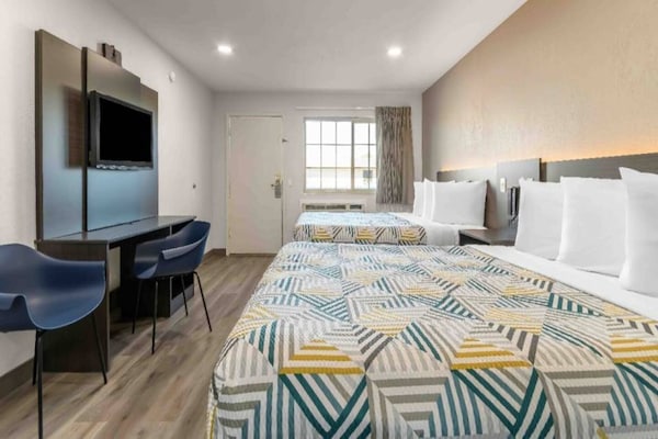 Foto van 2 tweepersoonsbedden (queensize) | Roken toegestaan - BedRoom