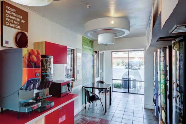 Foto van 2 tweepersoonsbedden | Roken toegestaan - Vakantiehuis in St George UT - FloorPlan