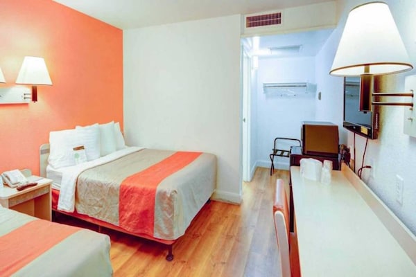 Foto van 2 tweepersoonsbedden | NSMK | Koelkast - Vakantiehuis in St George UT - BedRoom