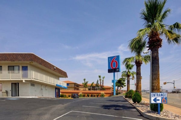 Foto van 2 tweepersoonsbedden | NSMK | Koelkast - Vakantiehuis in St George UT - ExteriorSummer