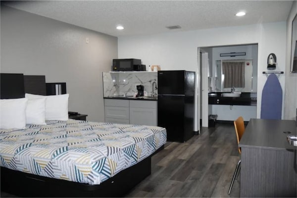 Foto van 1 tweepersoonsbed (queensize) | NS | Keuken - Vakantiehuis in Tacoma - BedRoom