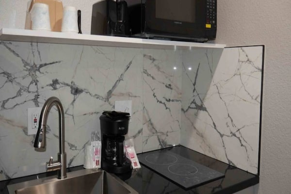 Foto van 1 tweepersoonsbed (queensize) | NS | Keuken - Vakantiehuis in Tacoma - Kitchen