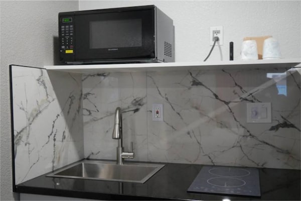 Foto van 1 tweepersoonsbed (queensize) | NS | Keuken - Vakantiehuis in Tacoma - Facilities