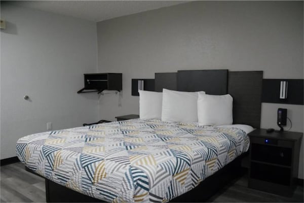 Foto van 1 tweepersoonsbed (queensize) | NS | Keuken - Vakantiehuis in Tacoma - BedRoom