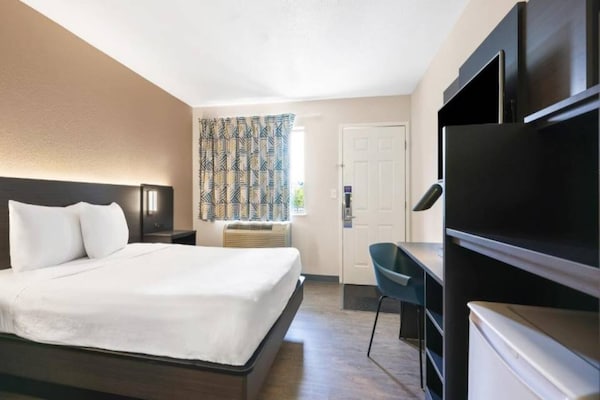 Foto van 1 tweepersoonsbed | Premium minikoelkast - Vakantiehuis in Kirkland - BedRoom