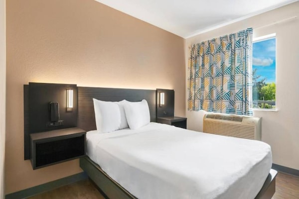 Foto van 1 tweepersoonsbed | Toegankelijk voor mindervaliden/bad - BedRoom