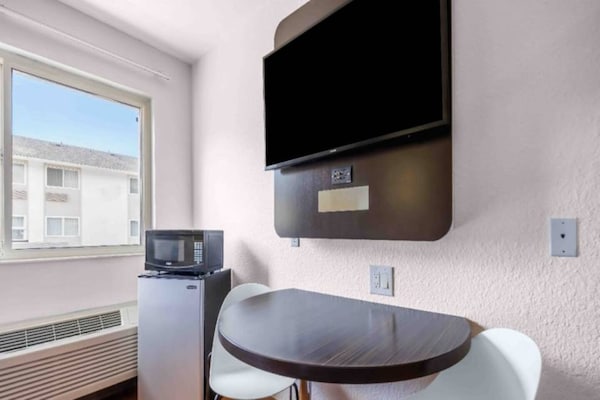 Foto van 1 tweepersoonsbed (queensize) | Rookvrij, Keuken - Vakantiehuis in SeaTac - Facilities