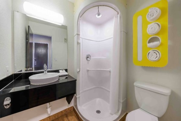 Foto van 2 tweepersoonsbedden | Niet-roken, koelkast - Vakantiehuis in Seattle - BathRoom