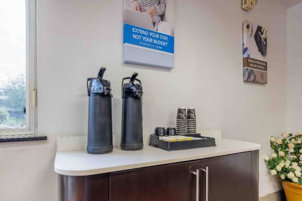 Foto van 1 tweepersoonsbed | Toegankelijk voor mensen met een mobiliteitsbeperking RI Shwr, Nsmk - Facilities