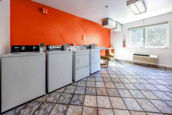 Foto van 1 tweepersoonsbed (queensize) | Niet-roken, koelkast (Micfridge) - Facilities