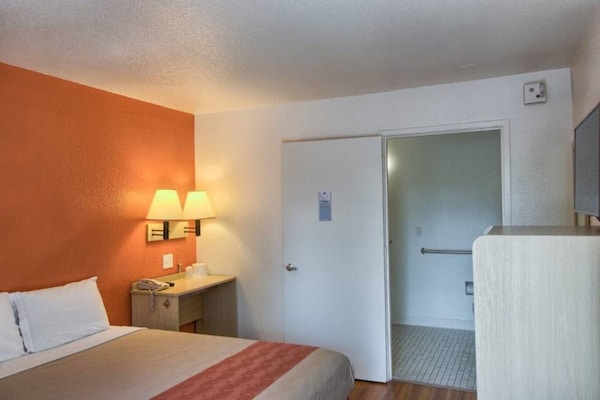 Foto van 1 tweepersoonsbed (queensize) | Rookvrij - Vakantiehuis in Everett - Facilities