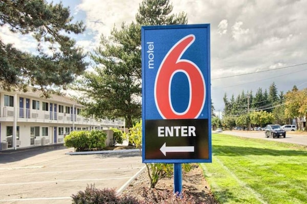Foto van 1 tweepersoonsbed (queensize) | Rookvrij - Vakantiehuis in Everett - ExteriorSummer