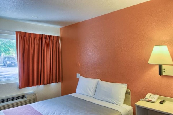 Foto van 1 tweepersoonsbed (queensize) | Rookvrij - Vakantiehuis in Everett - BedRoom