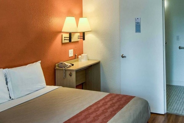 Foto van 1 tweepersoonsbed (queensize) | Rookvrij - Vakantiehuis in Everett - BedRoom