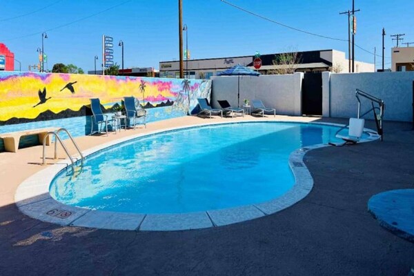 Foto van 2 tweepersoonsbedden | Rookvrij, Keuken - Vakantiehuis in Sierra Vista - Pool
