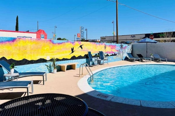 Foto van 1 tweepersoonsbed (queensize) , rookvrij, keuken - Vakantiehuis in Sierra Vista - Pool