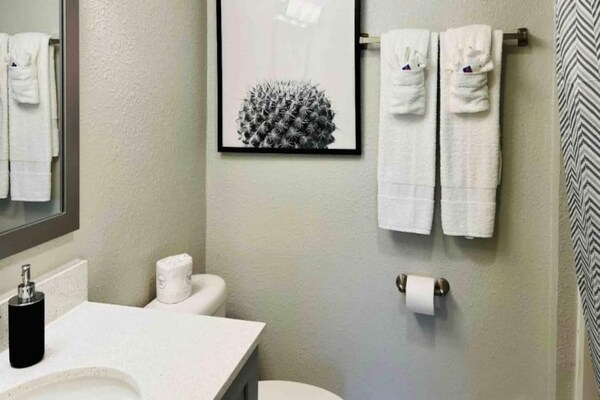 Foto van 2 tweepersoonsbedden, keuken, rookvrij - Vakantiehuis in Sierra Vista - BathRoom