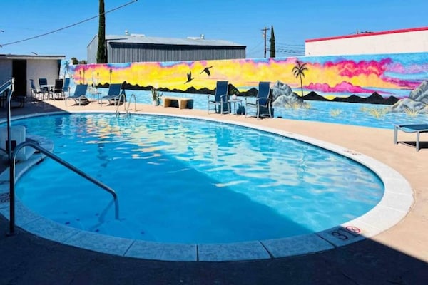 Foto van 2 tweepersoonsbedden, keuken, rookvrij - Vakantiehuis in Sierra Vista - Pool