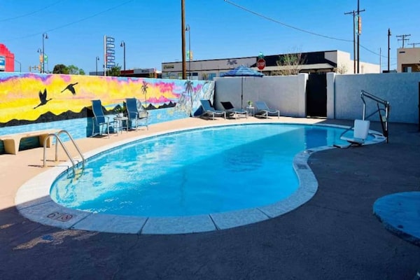 Foto van 2 tweepersoonsbedden, keuken, rookvrij - Vakantiehuis in Sierra Vista - Pool
