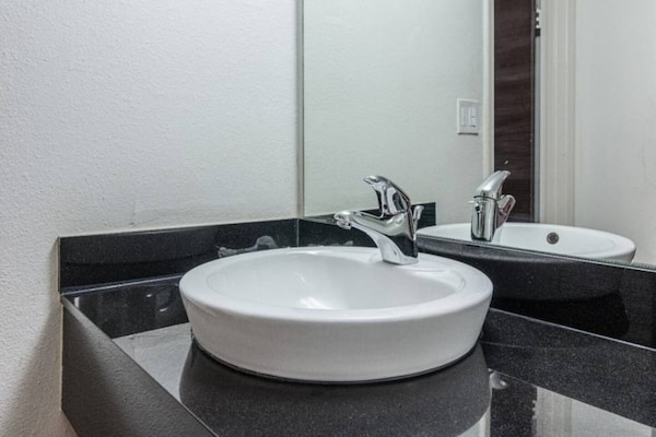 Foto van 1 kingsize bed | Rookvrij - Vakantiehuis in Texarkana TX - Facilities